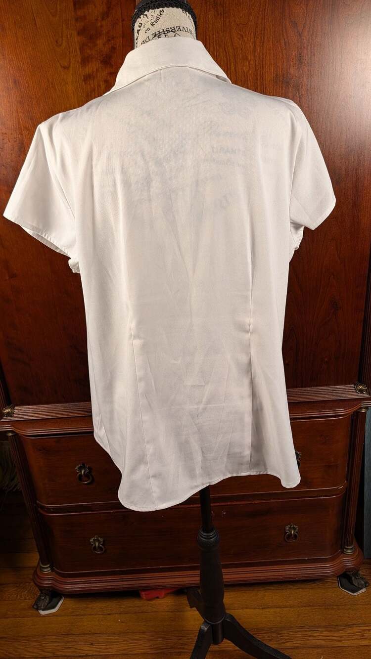 Cato Woman White Short Sleeve Button Up Shirt Size 14/16W - Picture 6 of 7
